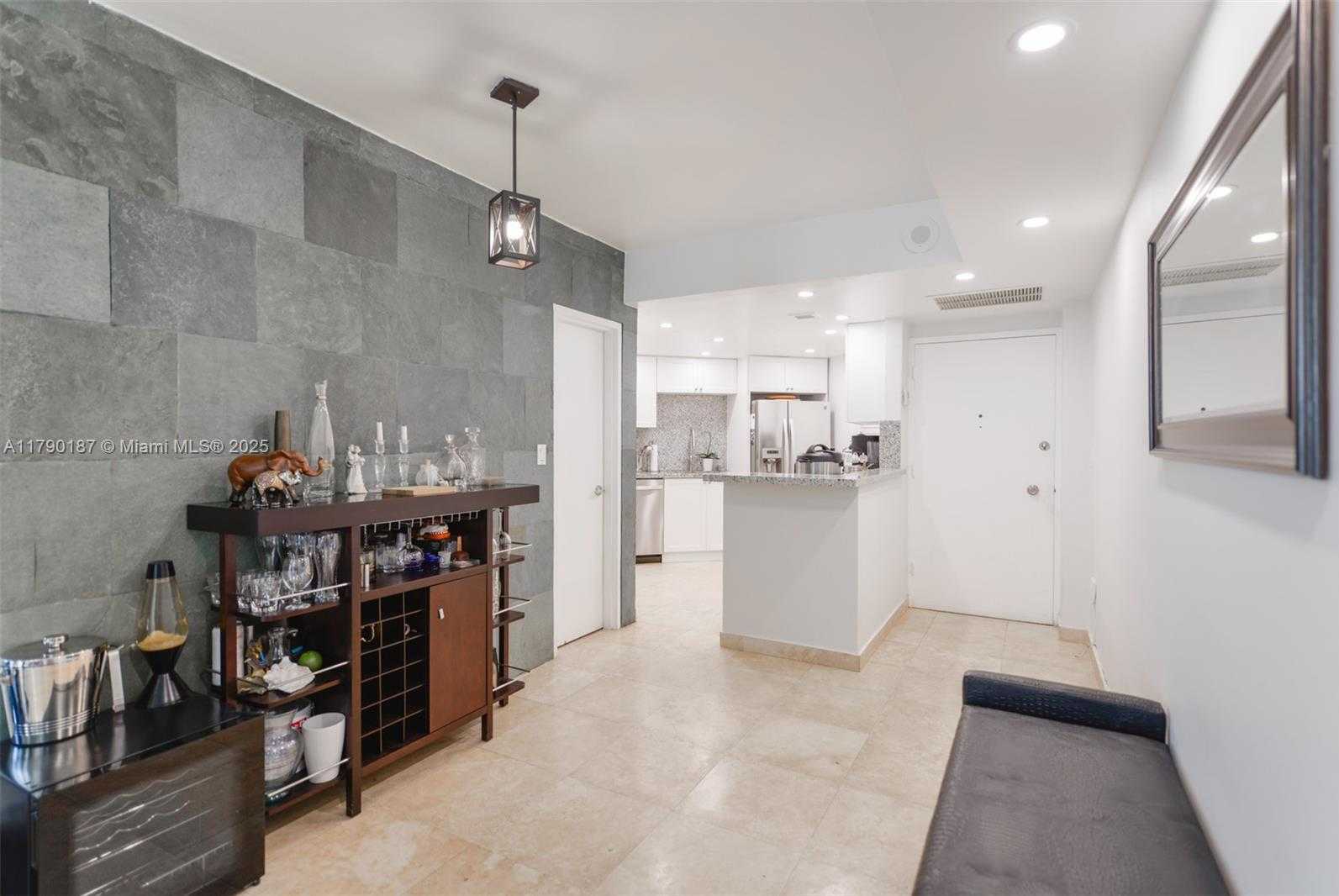 Small Image of 905 BRICKELL BAY DR #1424, Miami Number 2
