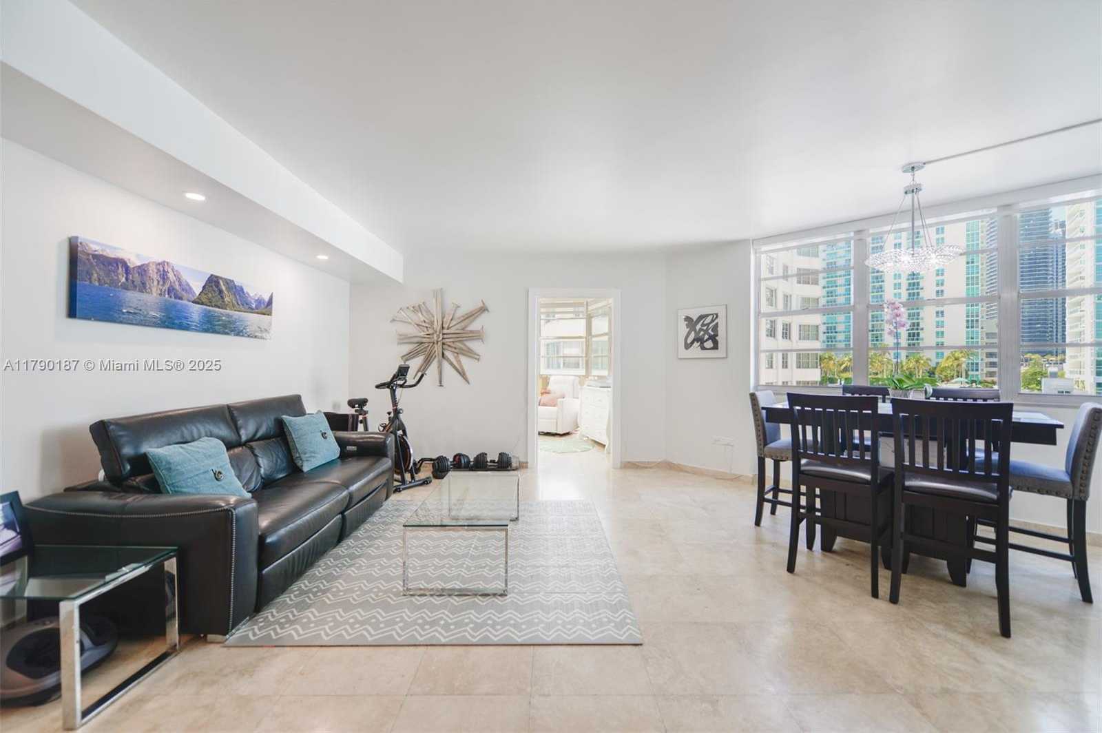 Small Image of 905 BRICKELL BAY DR #1424, Miami Number 6