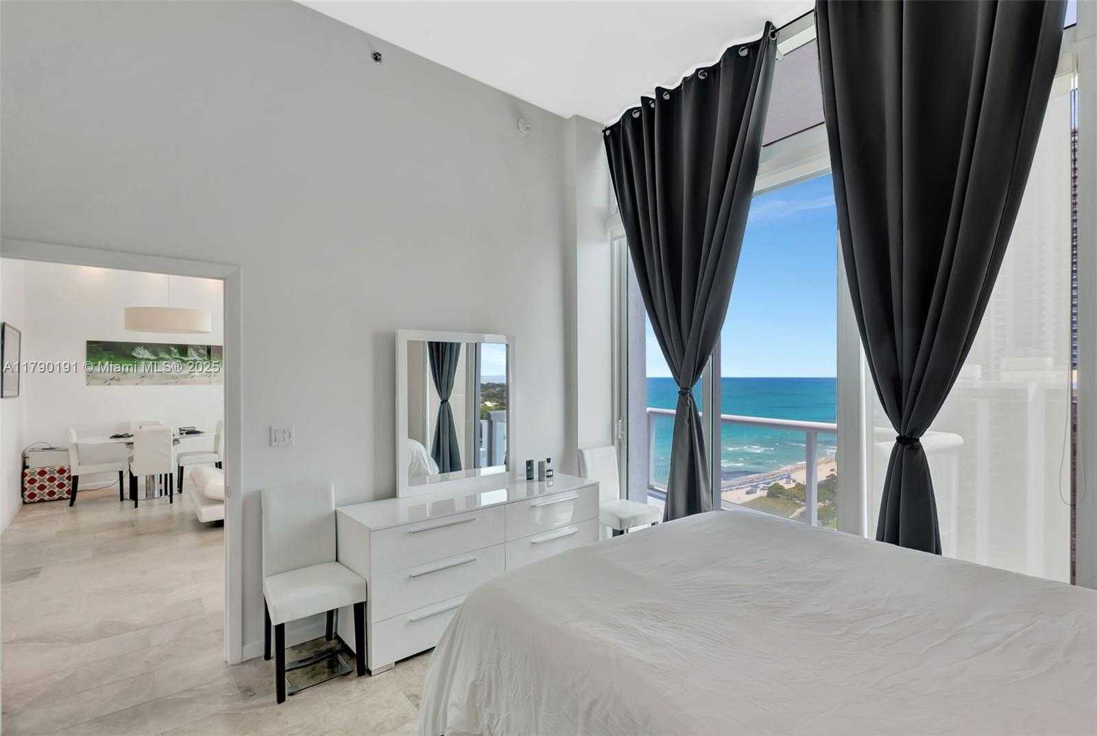 Small Image of 6515 COLLINS AVE #1807, Miami Beach Number 13