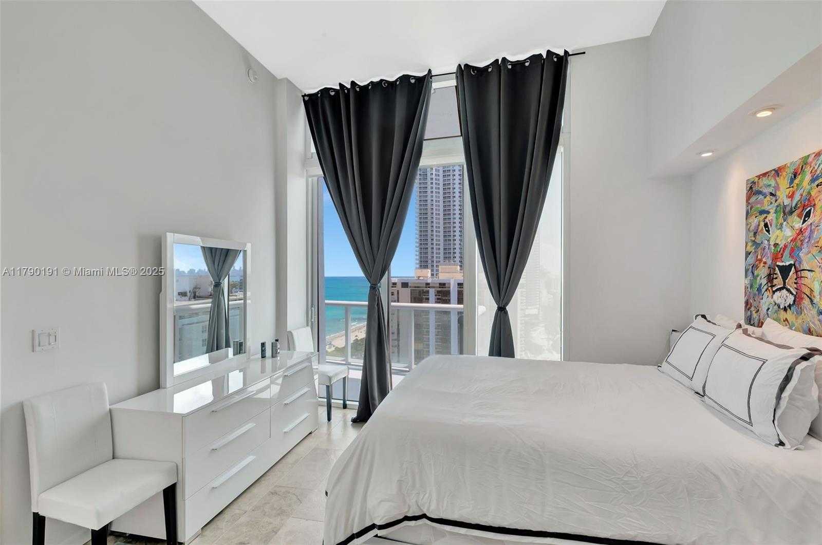 Small Image of 6515 COLLINS AVE #1807, Miami Beach Number 14