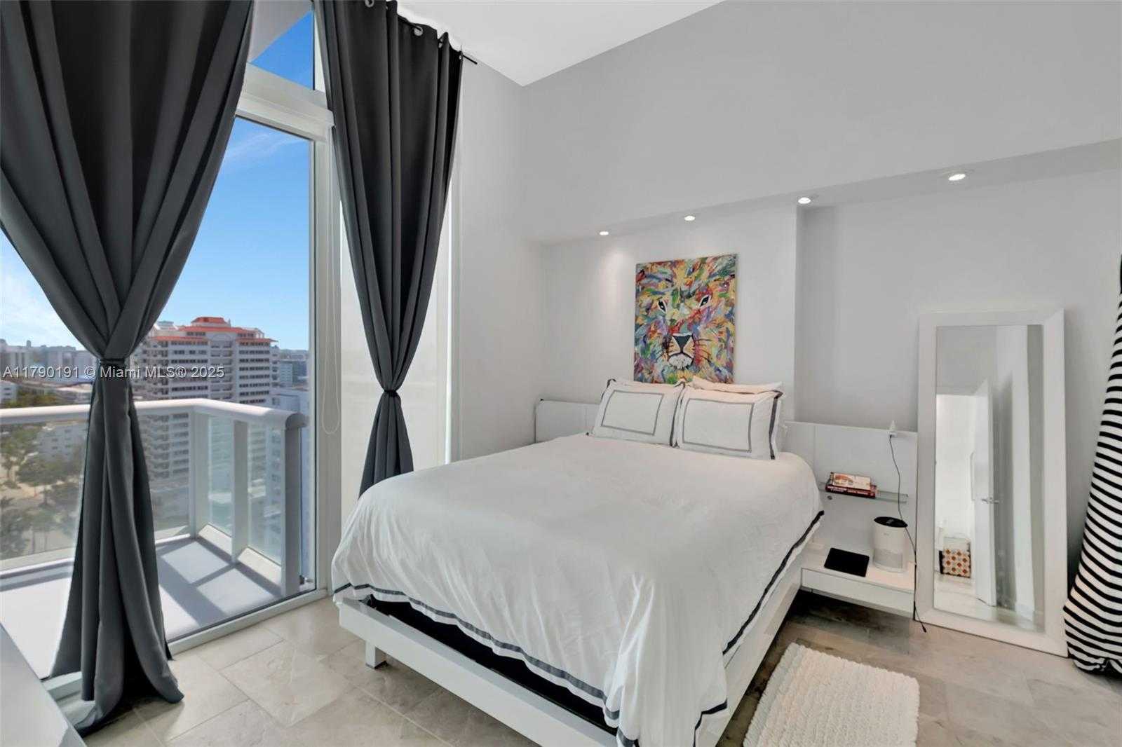 Small Image of 6515 COLLINS AVE #1807, Miami Beach Number 15