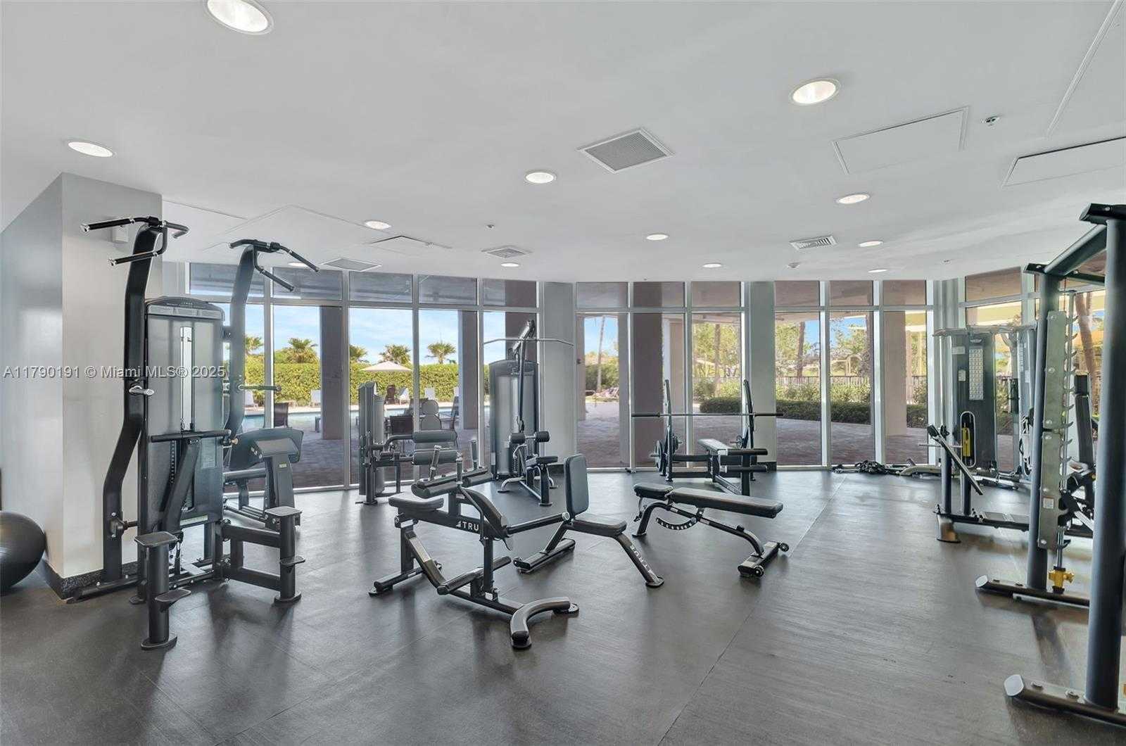 Small Image of 6515 COLLINS AVE #1807, Miami Beach Number 21