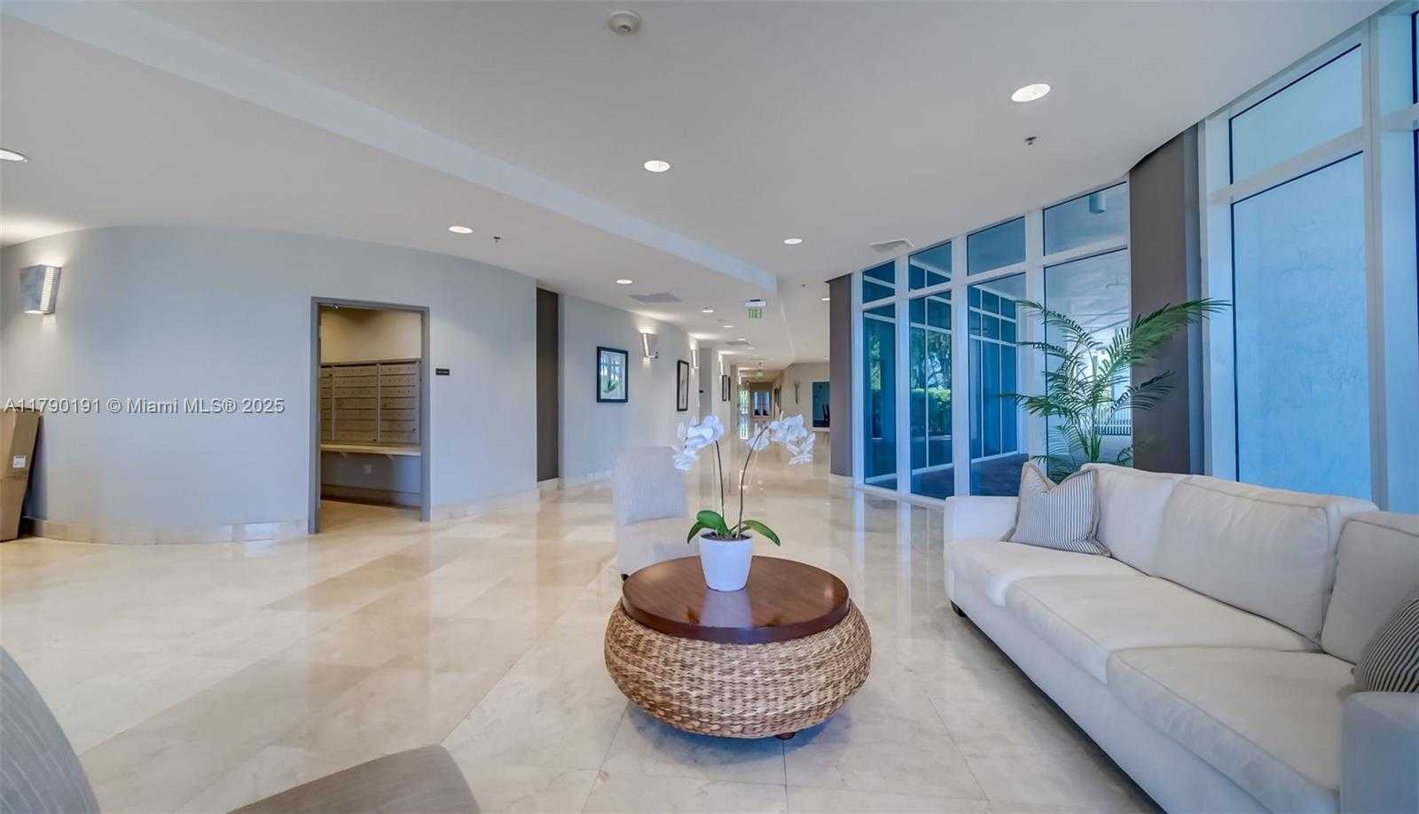 Small Image of 6515 COLLINS AVE #1807, Miami Beach Number 26