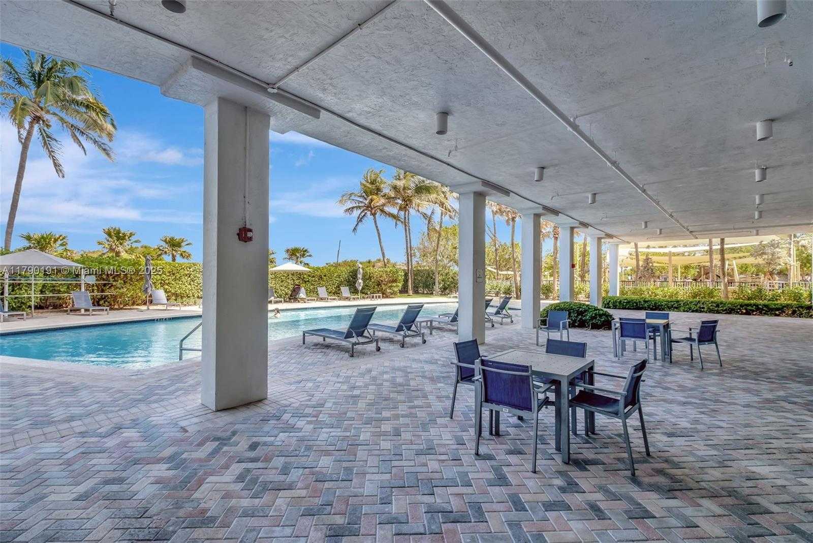 Small Image of 6515 COLLINS AVE #1807, Miami Beach Number 27