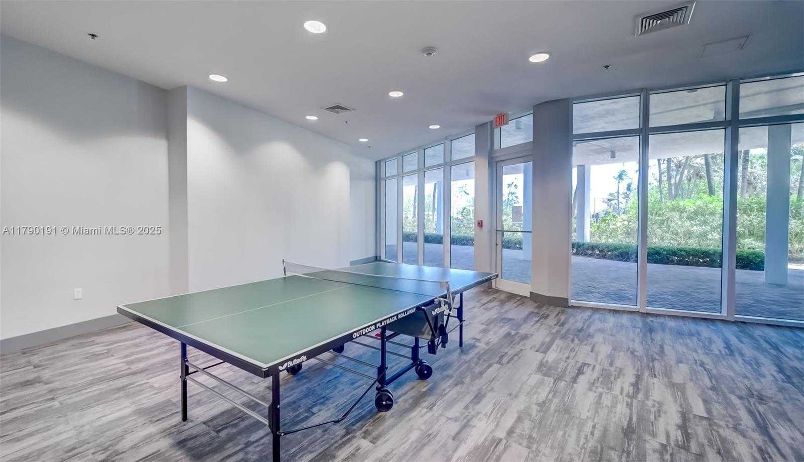 Small Image of 6515 COLLINS AVE #1807, Miami Beach Number 37