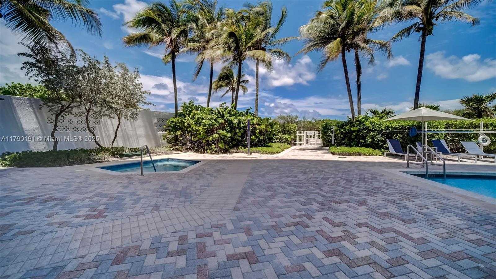 Small Image of 6515 COLLINS AVE #1807, Miami Beach Number 43