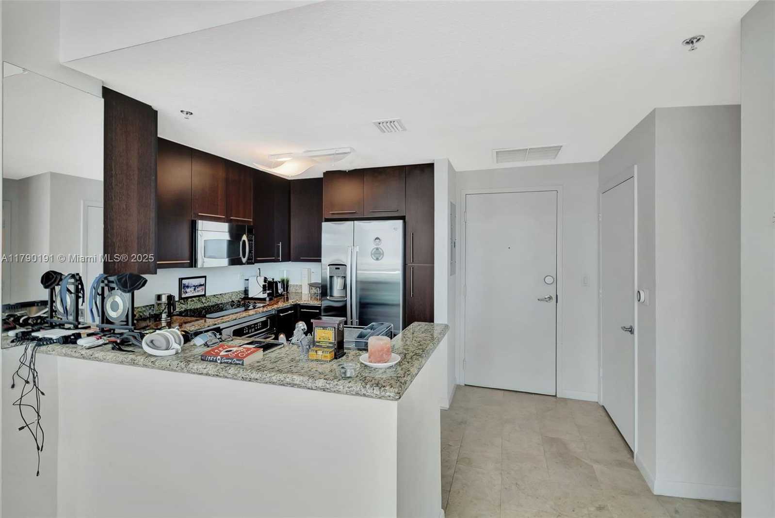 Small Image of 6515 COLLINS AVE #1807, Miami Beach Number 8