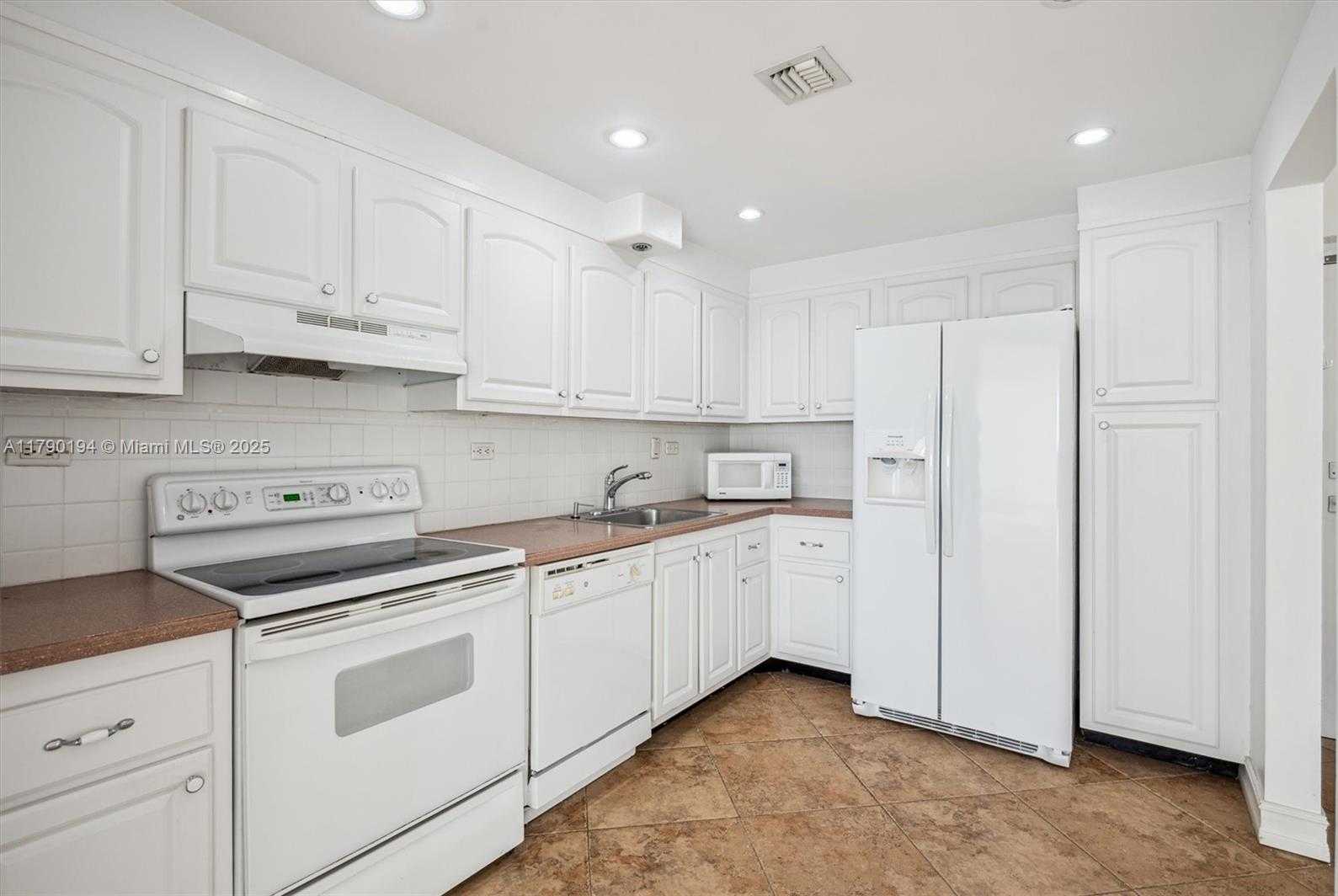 Small Image of 20355 NORTH EAST 34TH CT #1828, Aventura Number 6