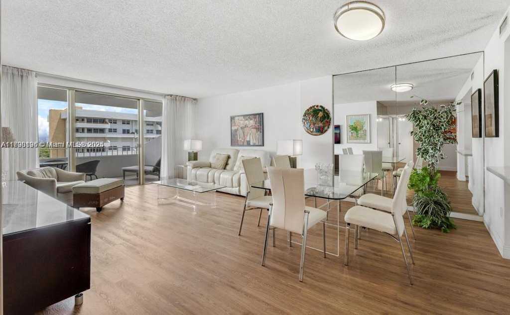 Small Image of 199 OCEAN LANE DR #1006, Key Biscayne Number 11