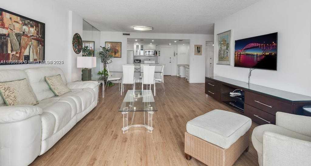 Small Image of 199 OCEAN LANE DR #1006, Key Biscayne Number 8