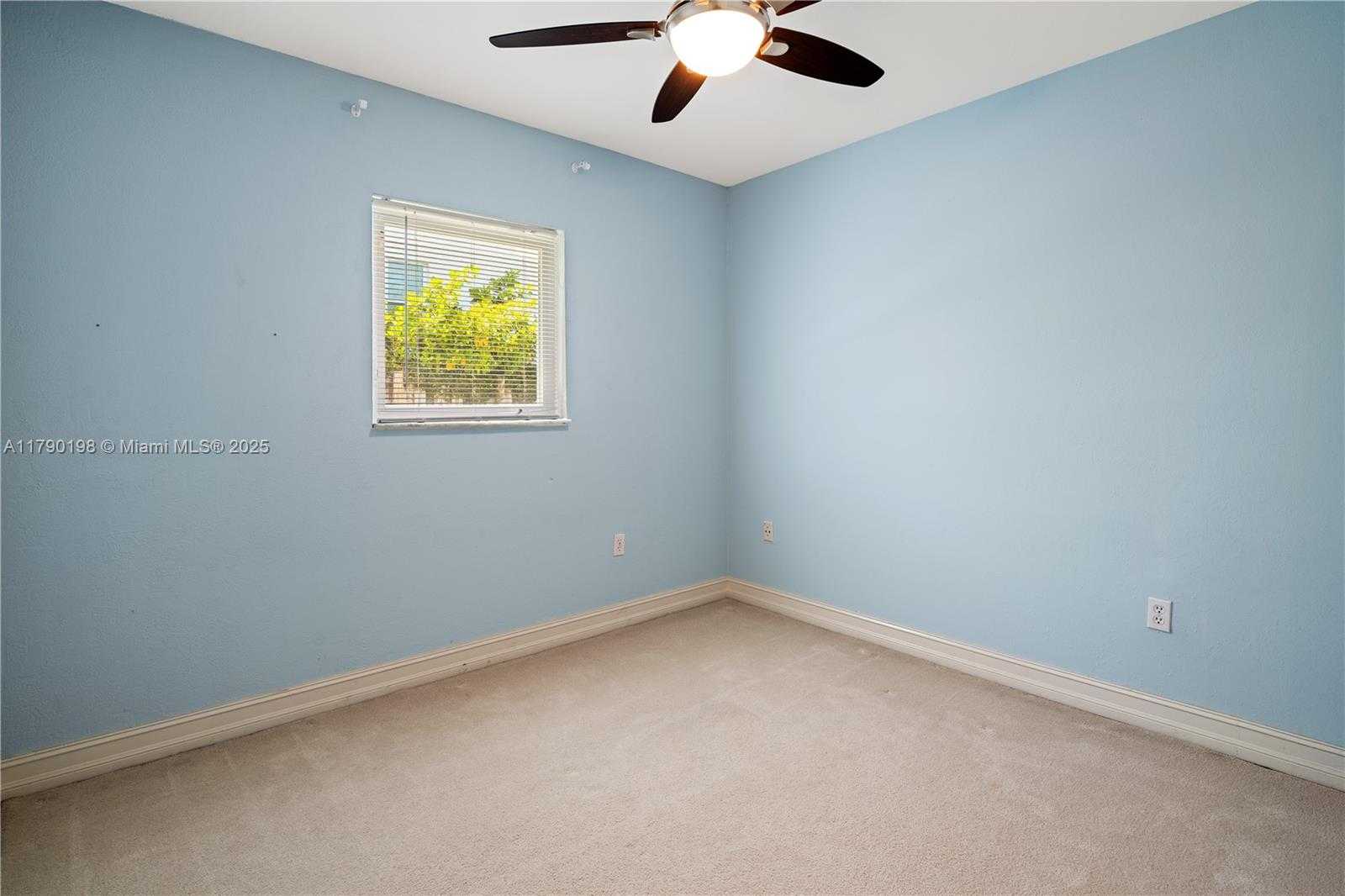 Small Image of 177 OCEAN LANE DR #812, Key Biscayne Number 14