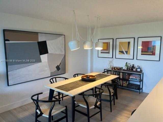 Small Image of 177 OCEAN LANE DR #812, Key Biscayne Number 2