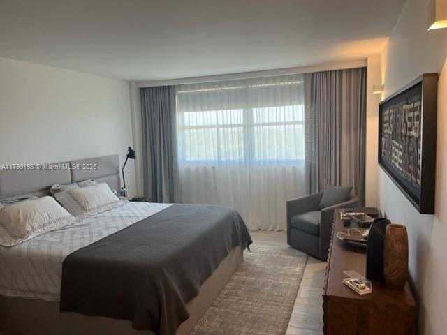 Small Image of 177 OCEAN LANE DR #812, Key Biscayne Number 9