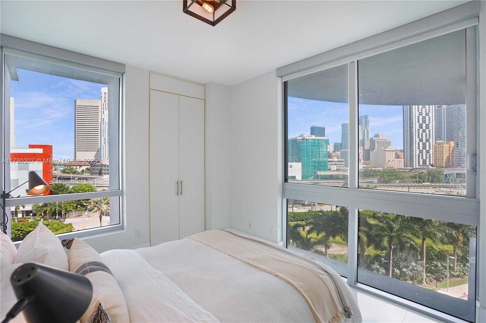 Small Image of 350 SOUTH MIAMI AVE #713, Miami Number 9