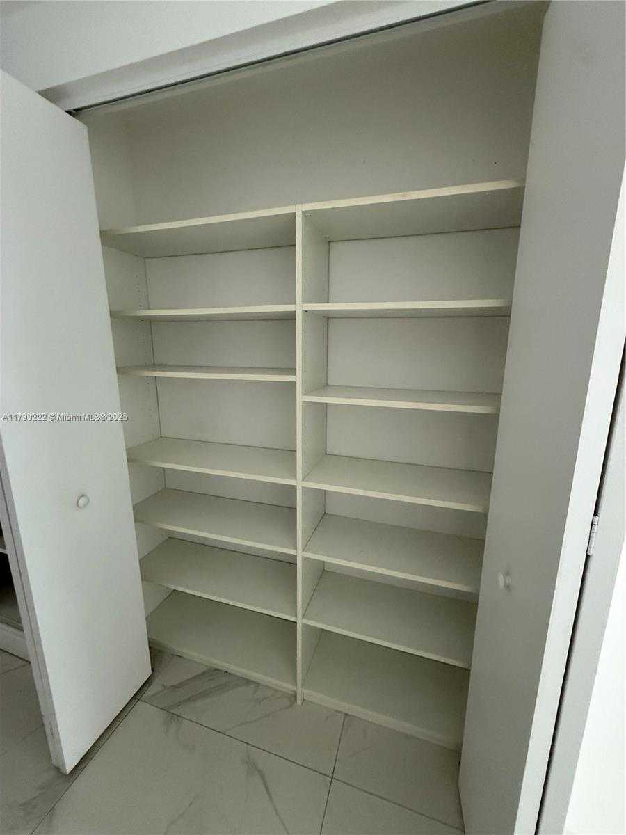 Small Image of 488 NORTH EAST 18TH ST #2905, Miami Number 8