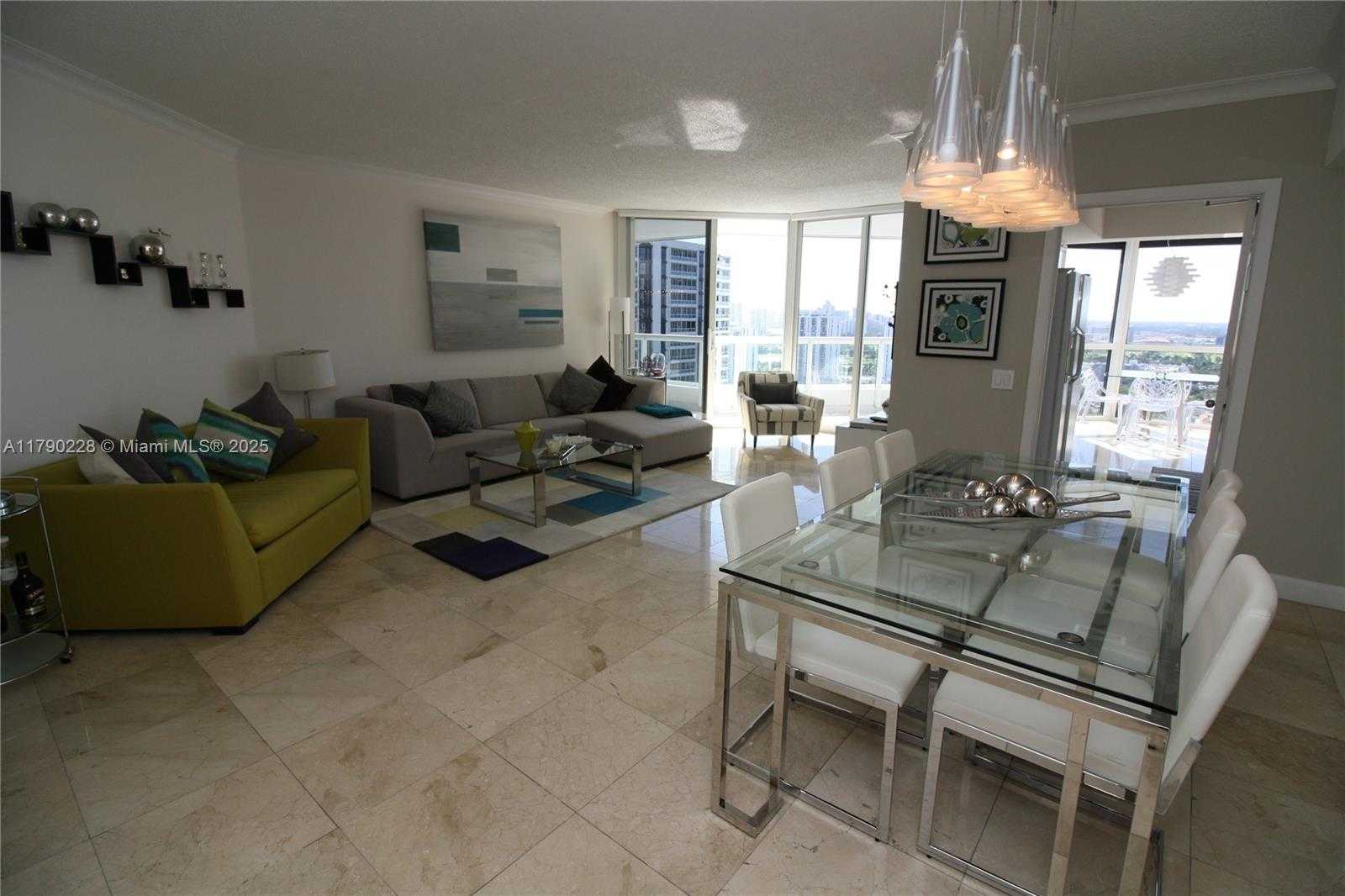 Small Image of 21205 YACHT CLUB DR #2806, Aventura Number 12