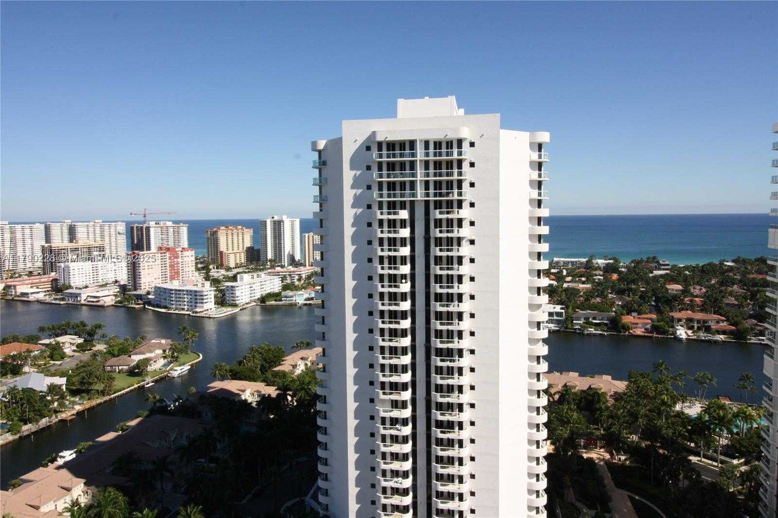 Small Image of 21205 YACHT CLUB DR #2806, Aventura Number 15