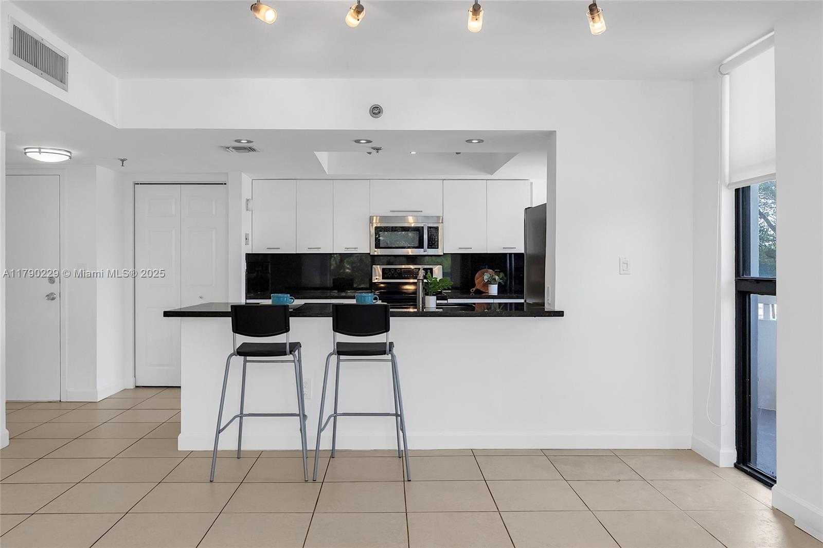 Small Image of 2501 BRICKELL AVE #202, Miami Number 11