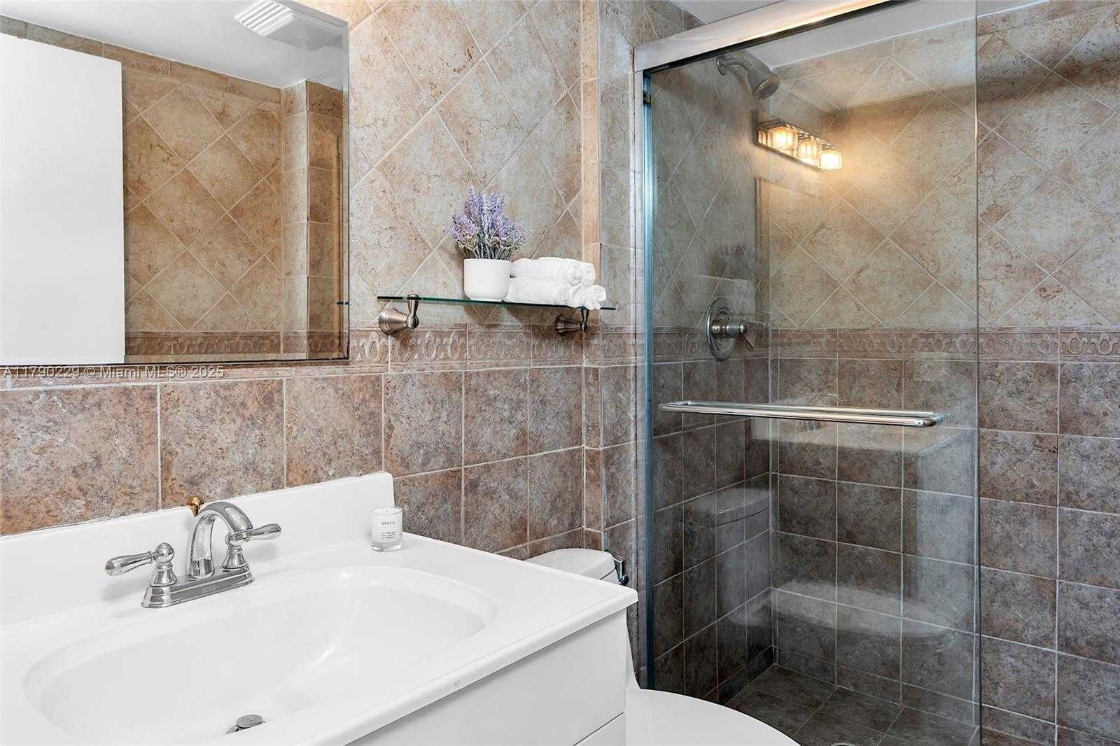 Small Image of 2501 BRICKELL AVE #202, Miami Number 19