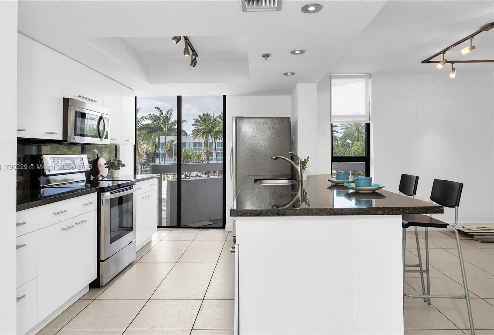 Small Image of 2501 BRICKELL AVE #202, Miami Number 2