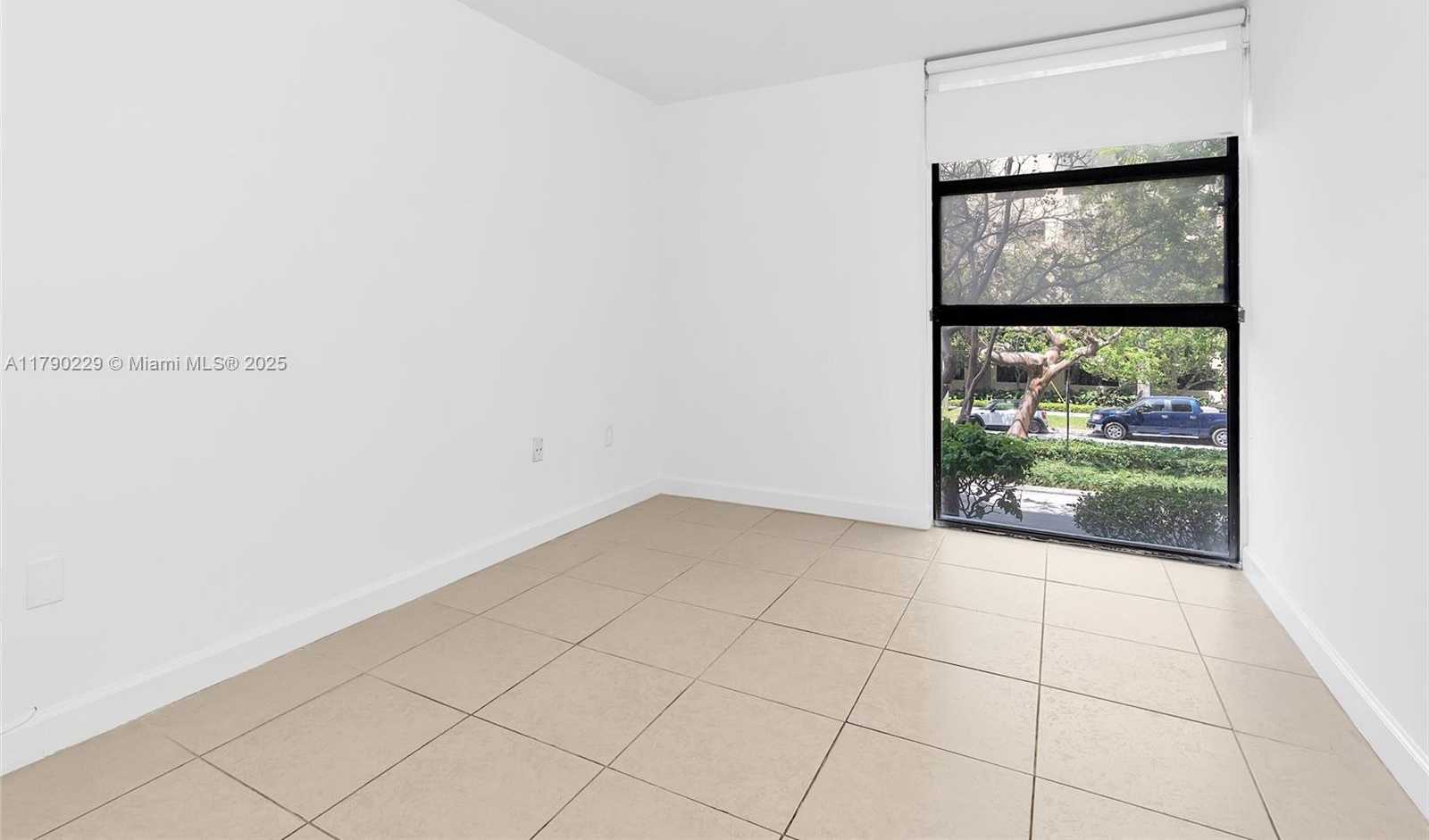 Small Image of 2501 BRICKELL AVE #202, Miami Number 21