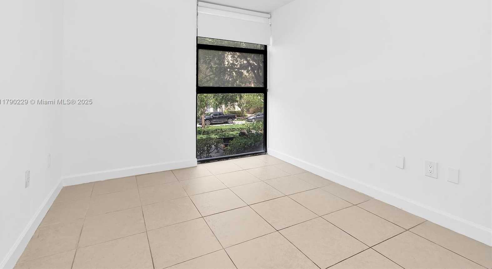 Small Image of 2501 BRICKELL AVE #202, Miami Number 23
