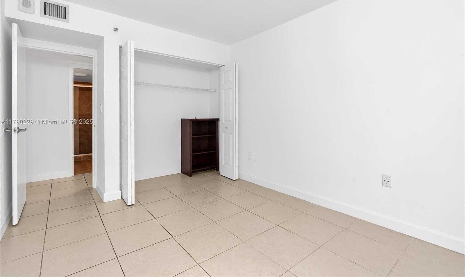 Small Image of 2501 BRICKELL AVE #202, Miami Number 24