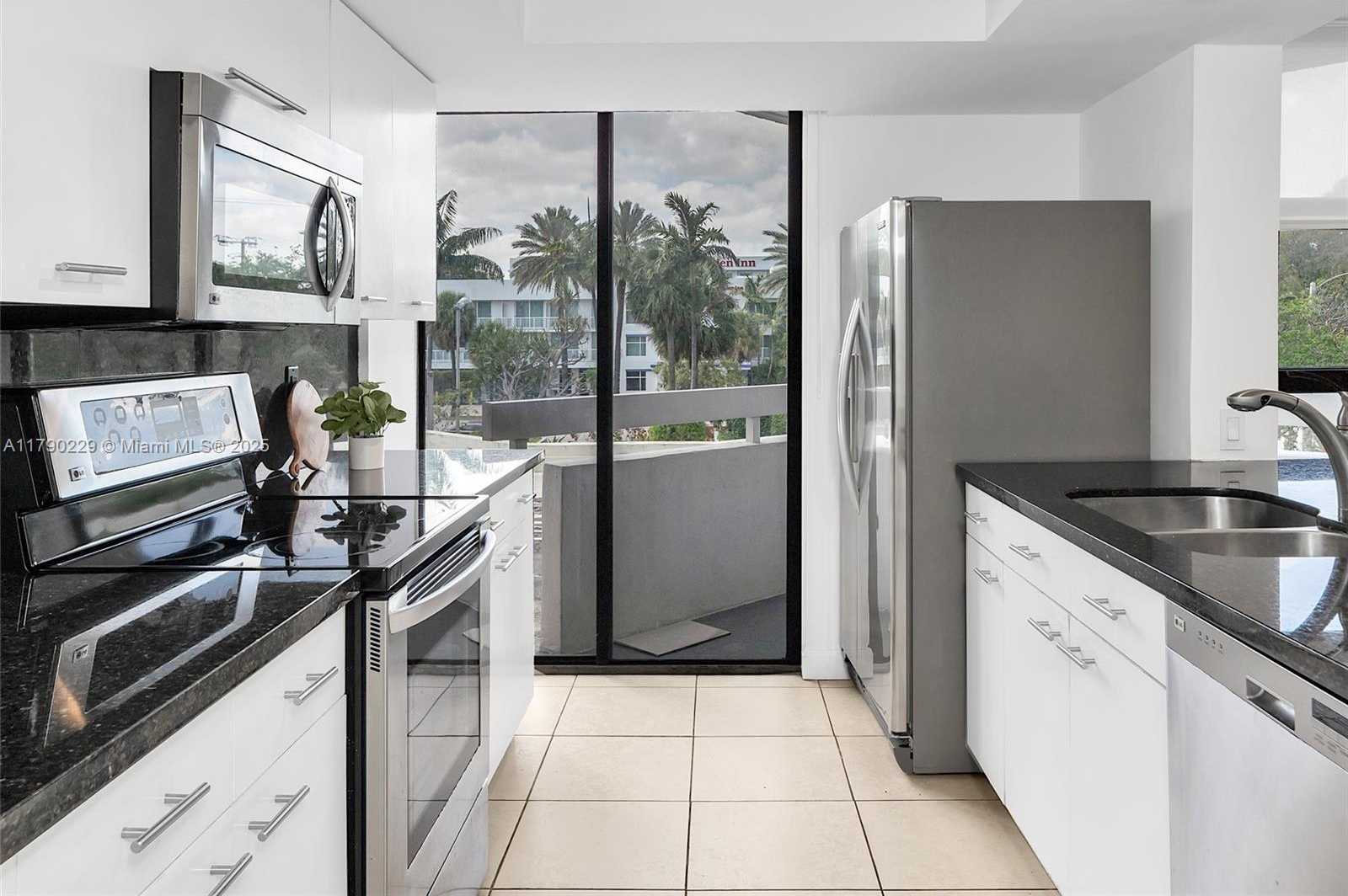 Small Image of 2501 BRICKELL AVE #202, Miami Number 3