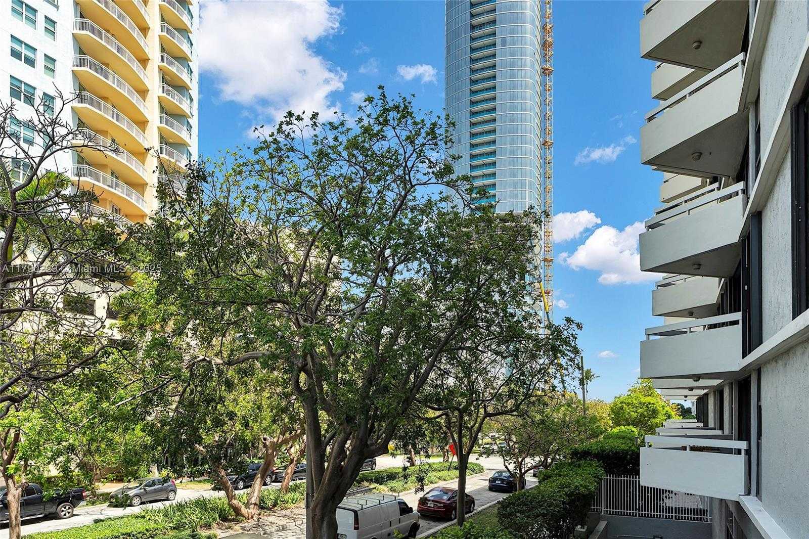 Small Image of 2501 BRICKELL AVE #202, Miami Number 37