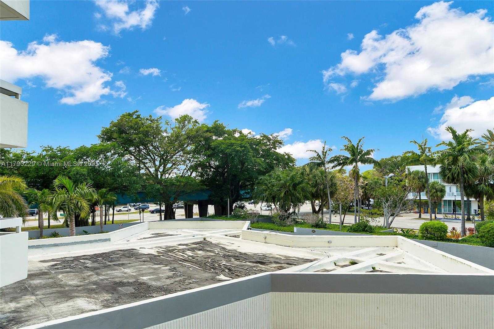 Small Image of 2501 BRICKELL AVE #202, Miami Number 39