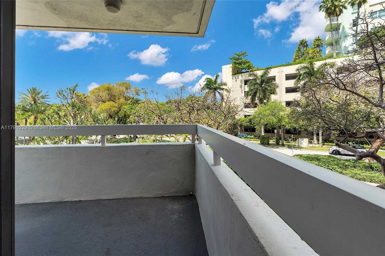Small Image of 2501 BRICKELL AVE #202, Miami Number 40