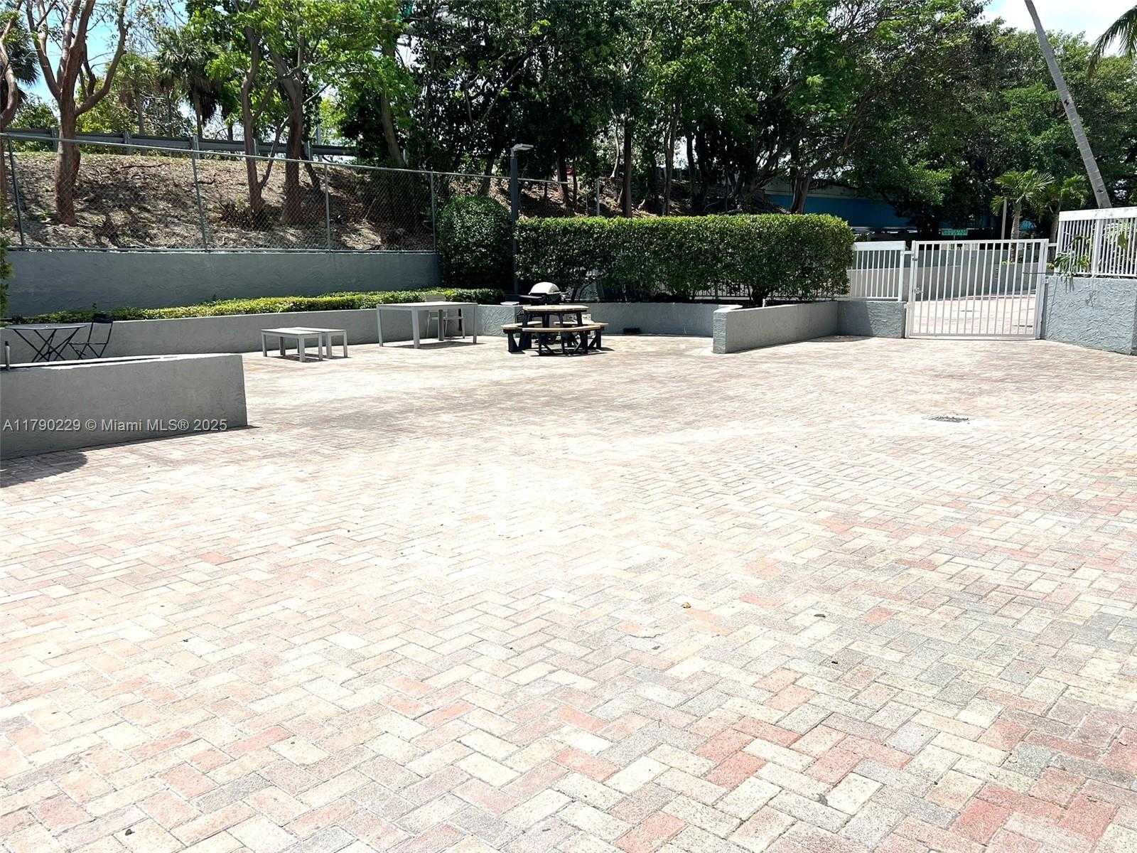 Small Image of 2501 BRICKELL AVE #202, Miami Number 51
