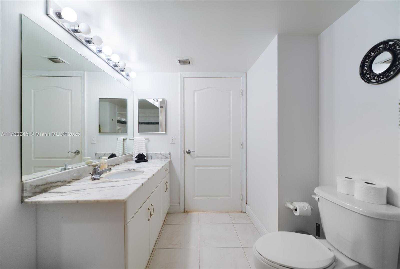 Small Image of 1200 BRICKELL BAY DR #1517, Miami Number 15