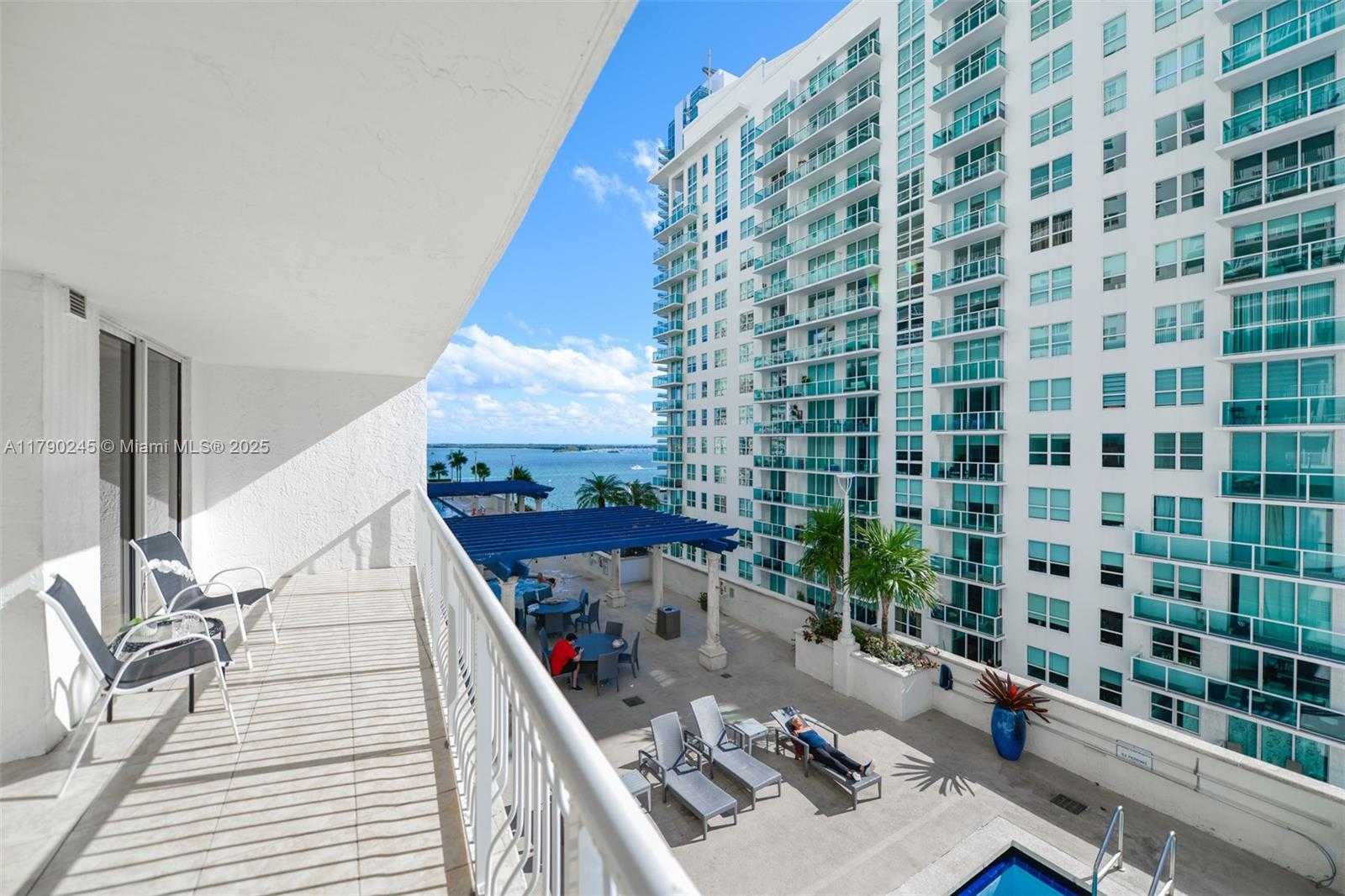 Small Image of 1200 BRICKELL BAY DR #1517, Miami Number 20