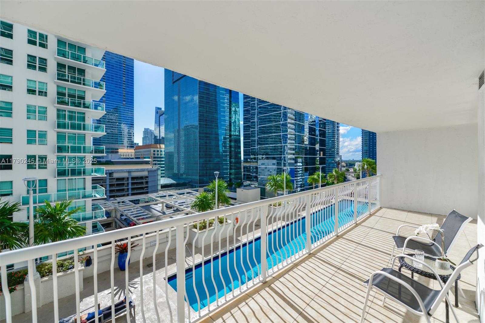 Small Image of 1200 BRICKELL BAY DR #1517, Miami Number 21