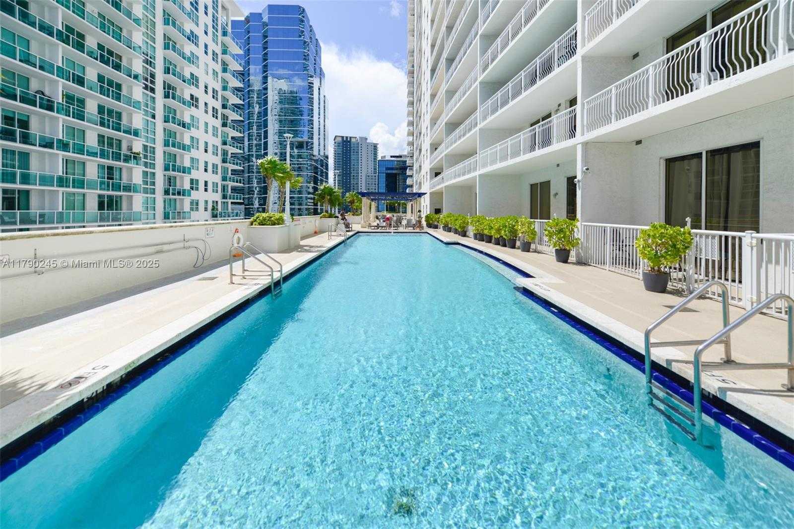 Small Image of 1200 BRICKELL BAY DR #1517, Miami Number 26