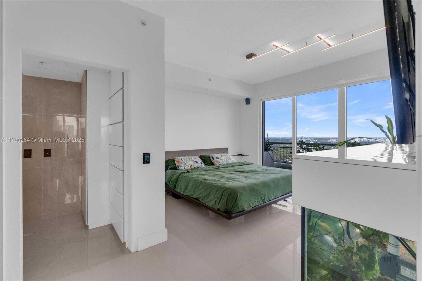 Small Image of 60 SOUTH WEST 13TH ST #3613, Miami Number 17