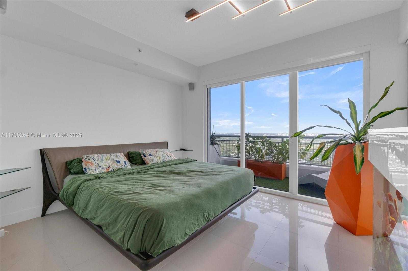 Small Image of 60 SOUTH WEST 13TH ST #3613, Miami Number 18