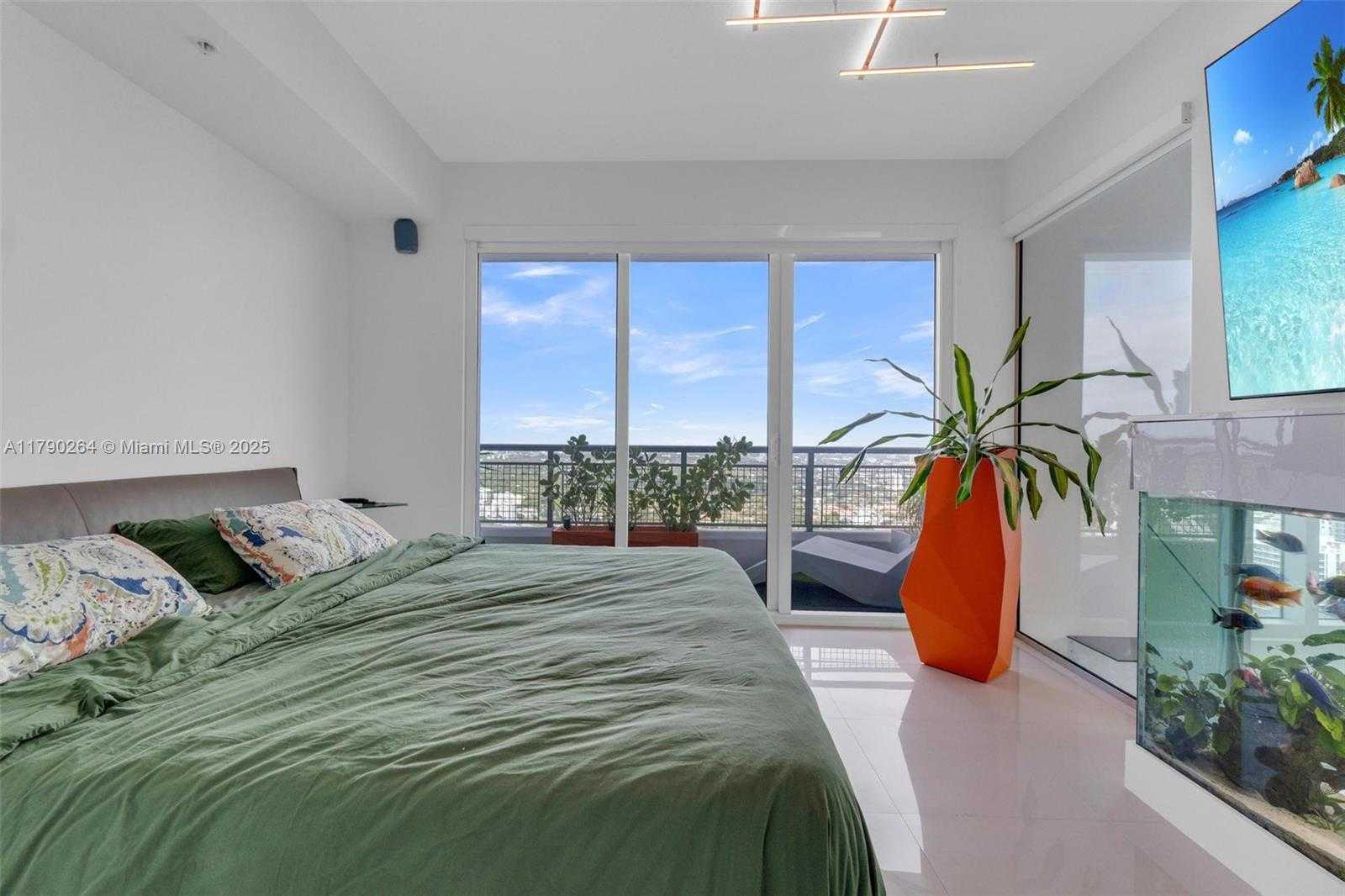 Small Image of 60 SOUTH WEST 13TH ST #3613, Miami Number 19