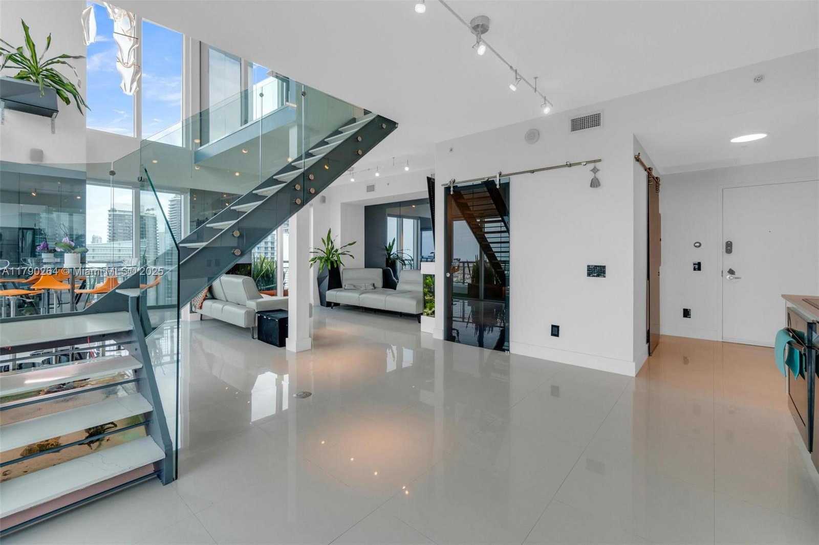 Small Image of 60 SOUTH WEST 13TH ST #3613, Miami Number 22