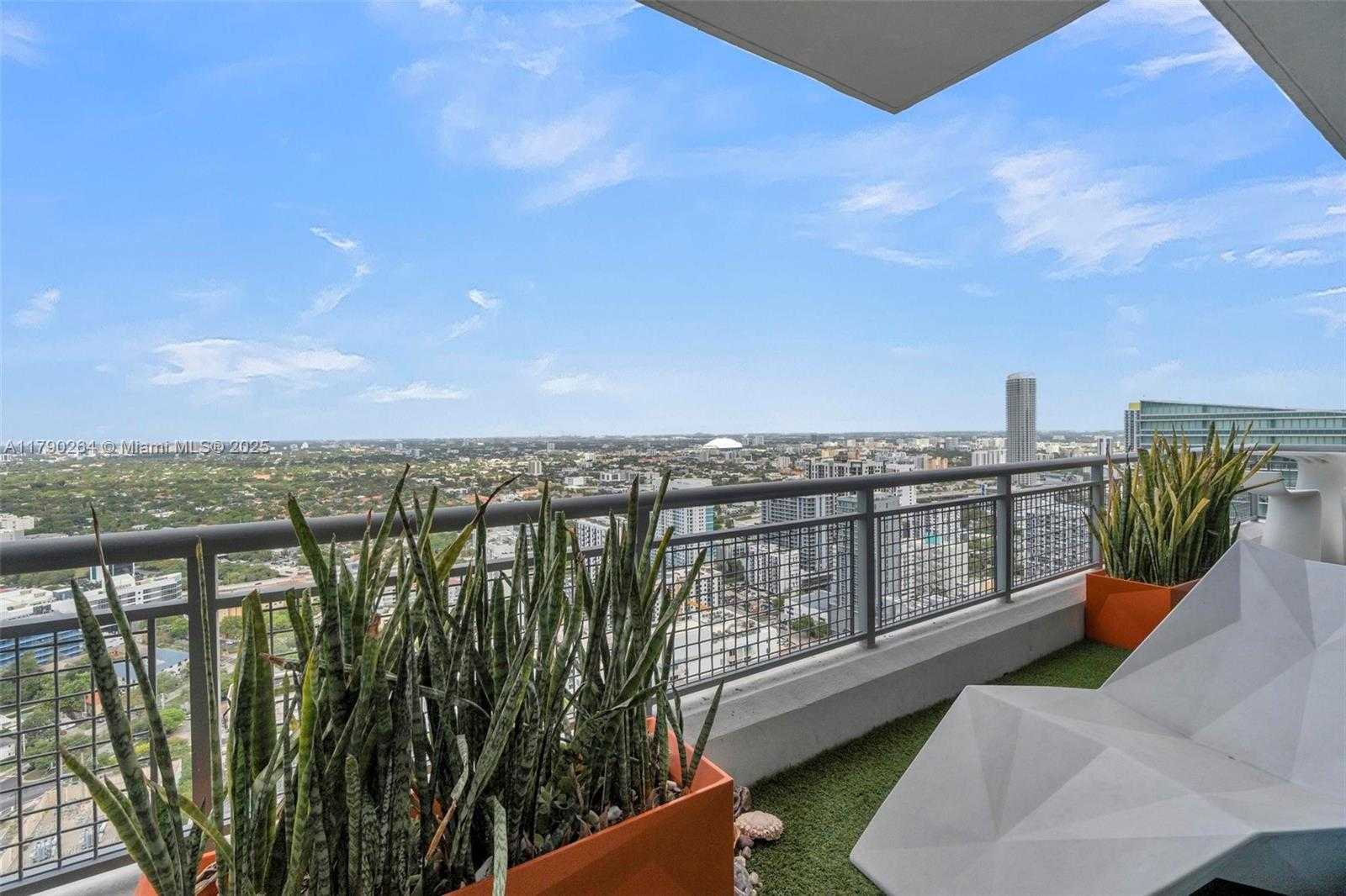Small Image of 60 SOUTH WEST 13TH ST #3613, Miami Number 28
