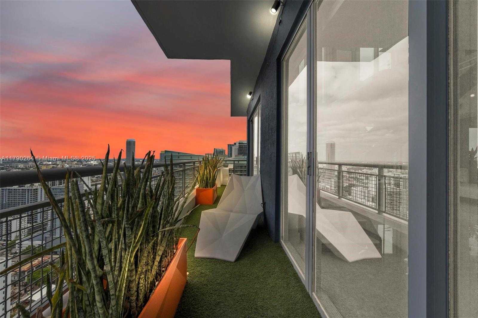 Small Image of 60 SOUTH WEST 13TH ST #3613, Miami Number 30