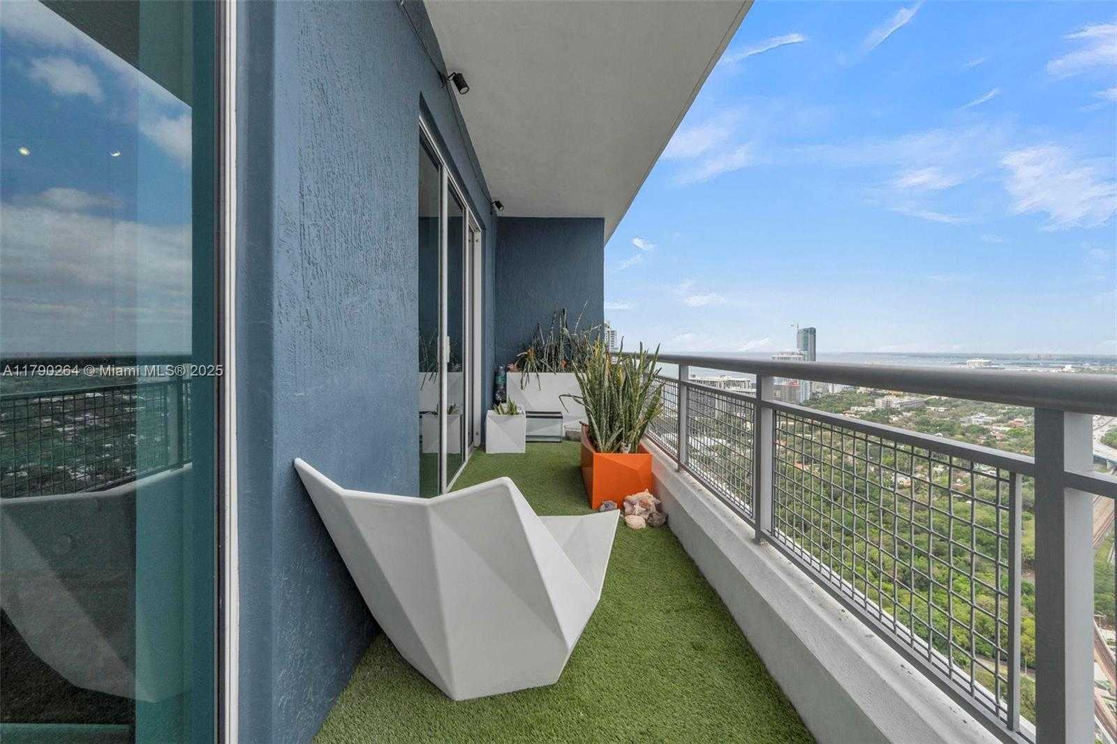 Small Image of 60 SOUTH WEST 13TH ST #3613, Miami Number 33