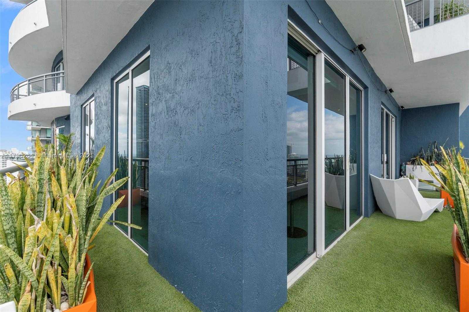 Small Image of 60 SOUTH WEST 13TH ST #3613, Miami Number 36