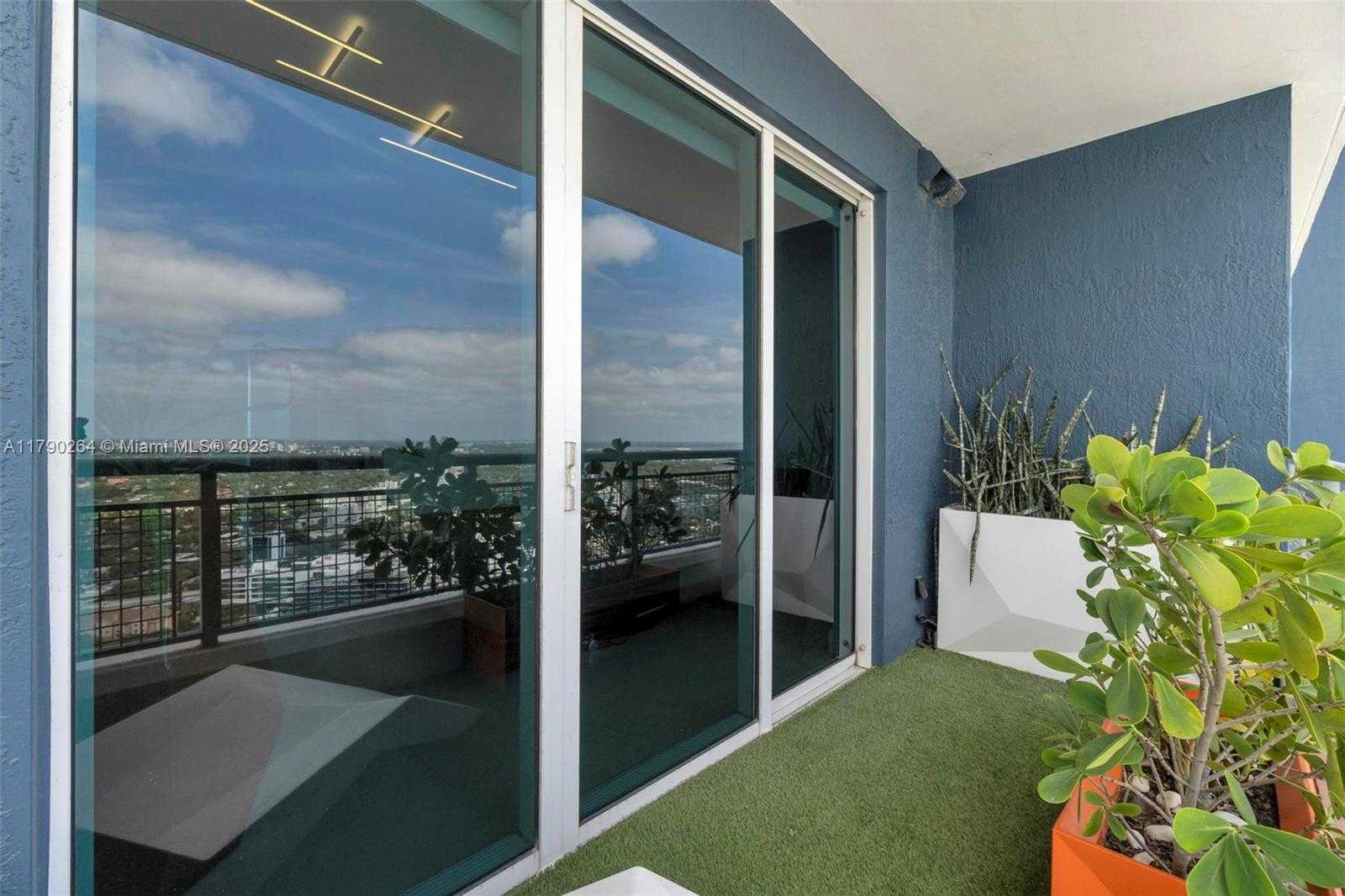 Small Image of 60 SOUTH WEST 13TH ST #3613, Miami Number 38