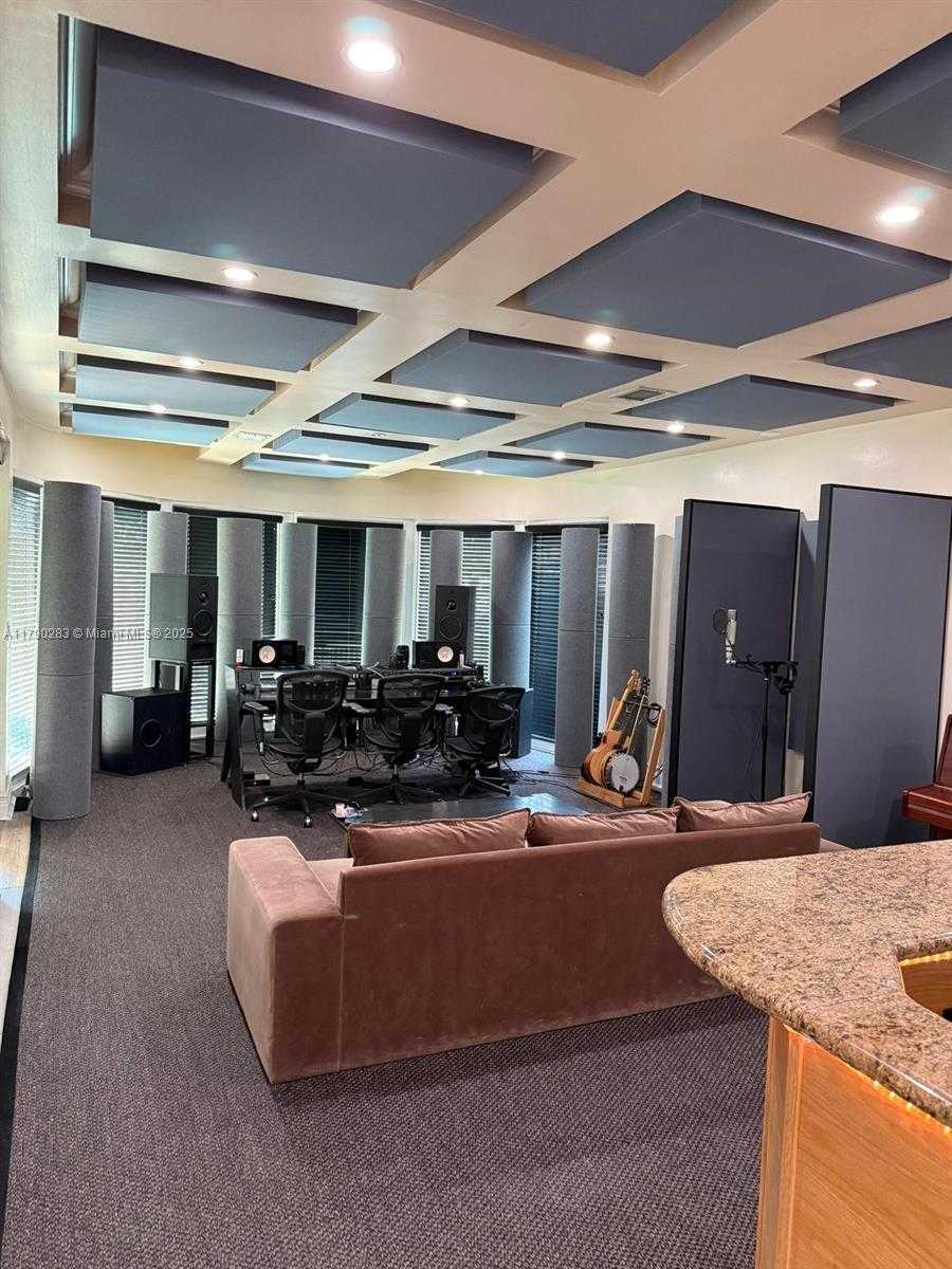 Small Image of 3320 NORTH EAST 164TH ST, North Miami Beach Number 16