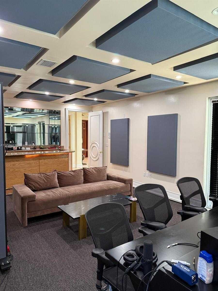 Small Image of 3320 NORTH EAST 164TH ST, North Miami Beach Number 18