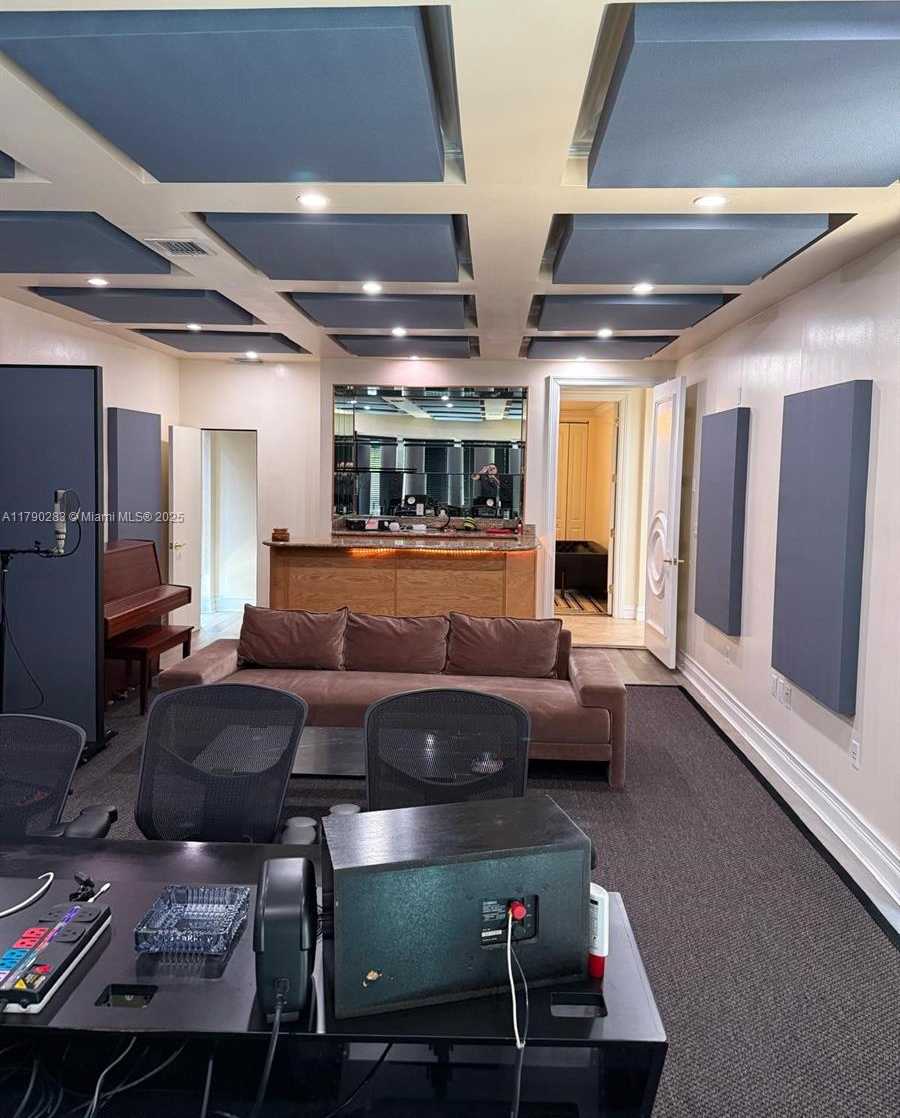Small Image of 3320 NORTH EAST 164TH ST, North Miami Beach Number 19