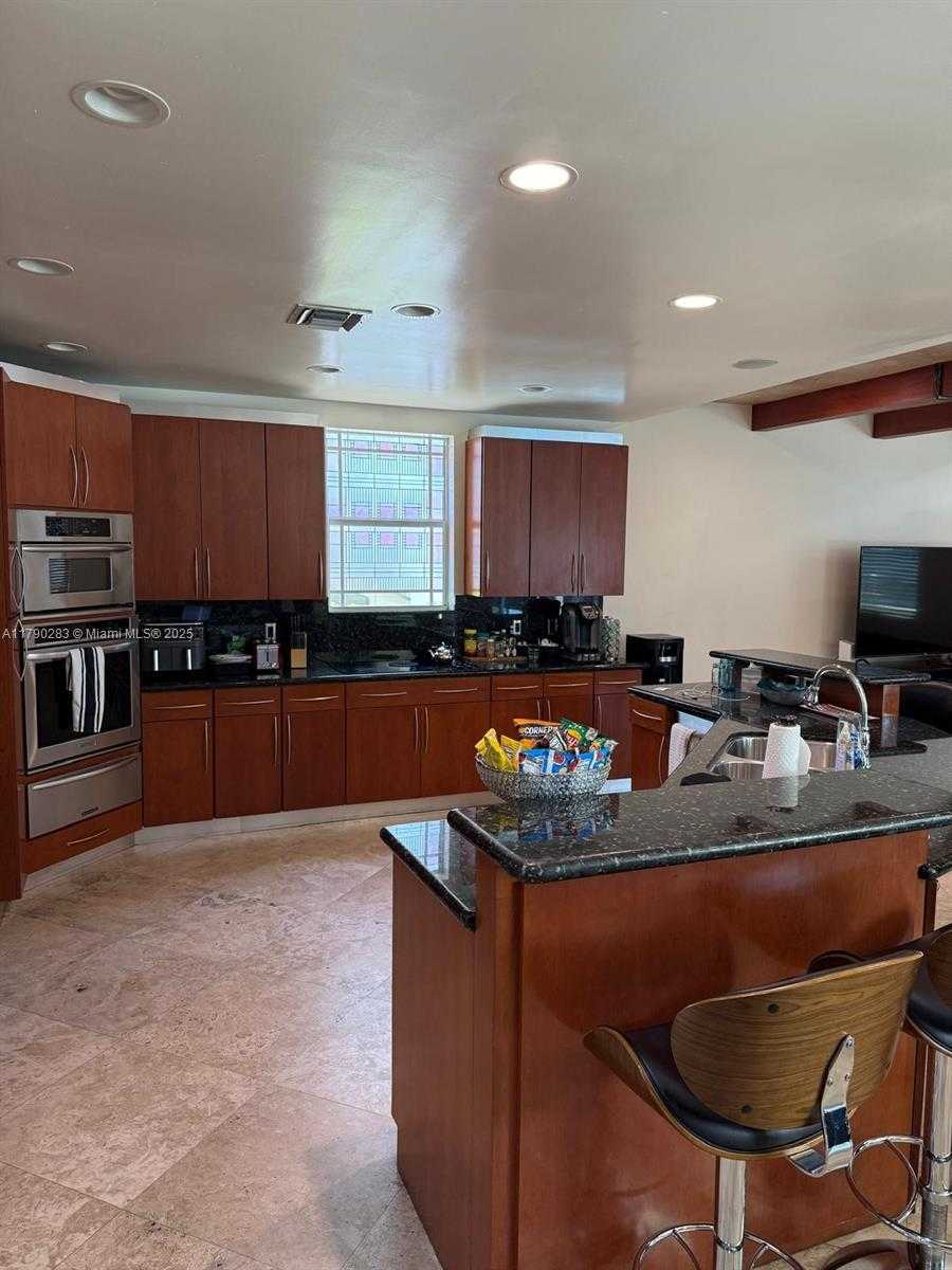 Small Image of 3320 NORTH EAST 164TH ST, North Miami Beach Number 25
