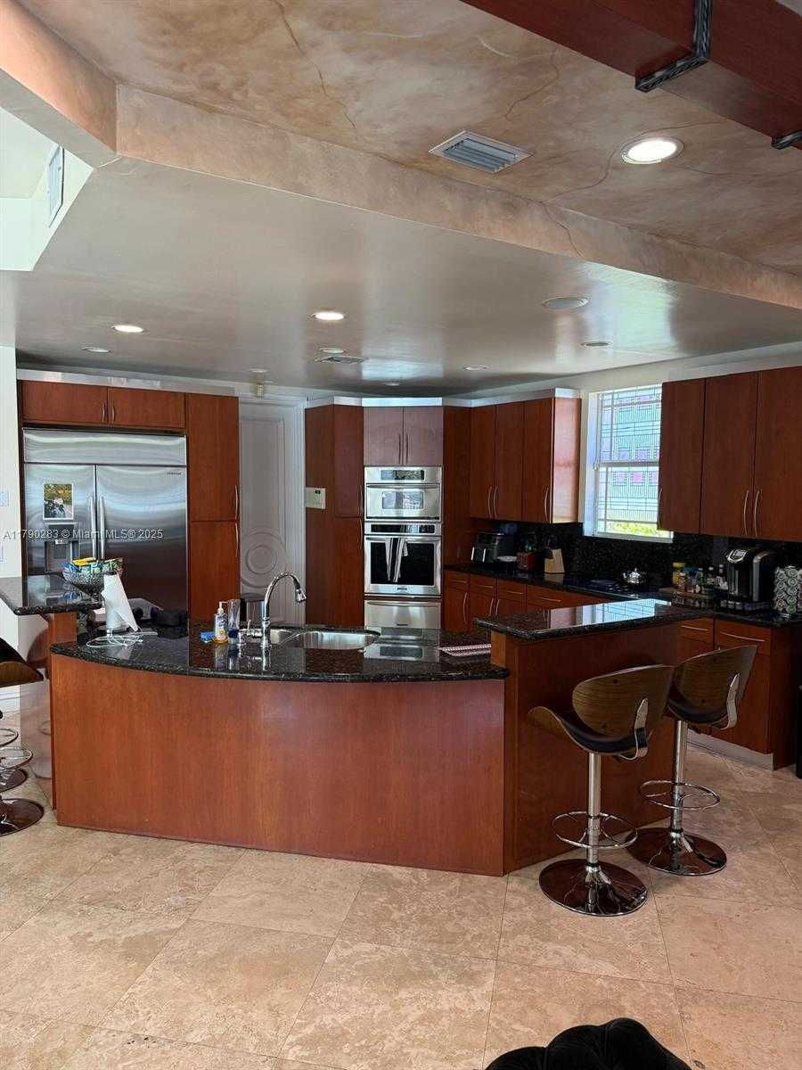 Small Image of 3320 NORTH EAST 164TH ST, North Miami Beach Number 34